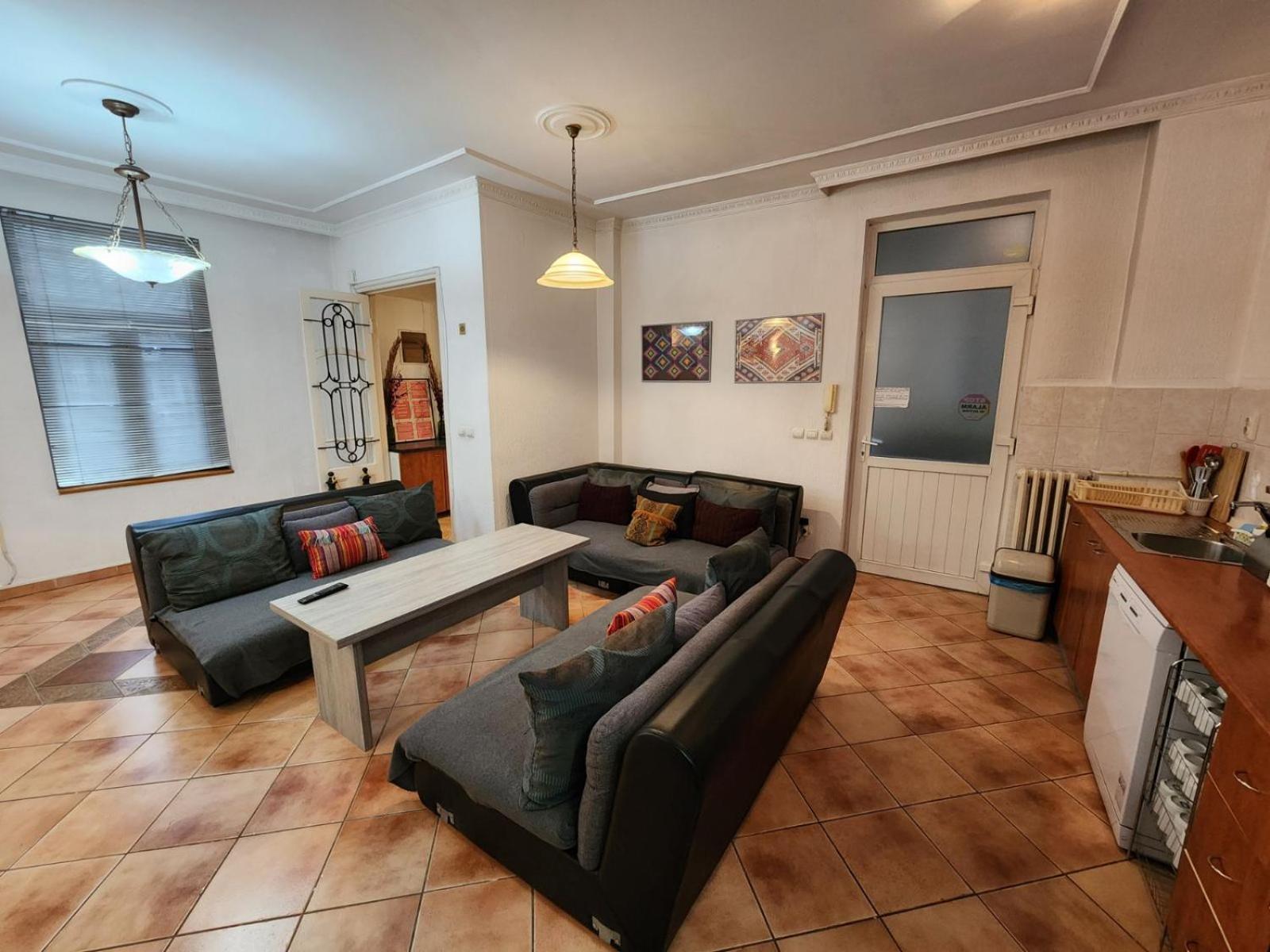 Authentic Belgrade Centre Apartments For Large Groups, Republic Square - Up To 47 People In 5 Apartments Oda fotoğraf