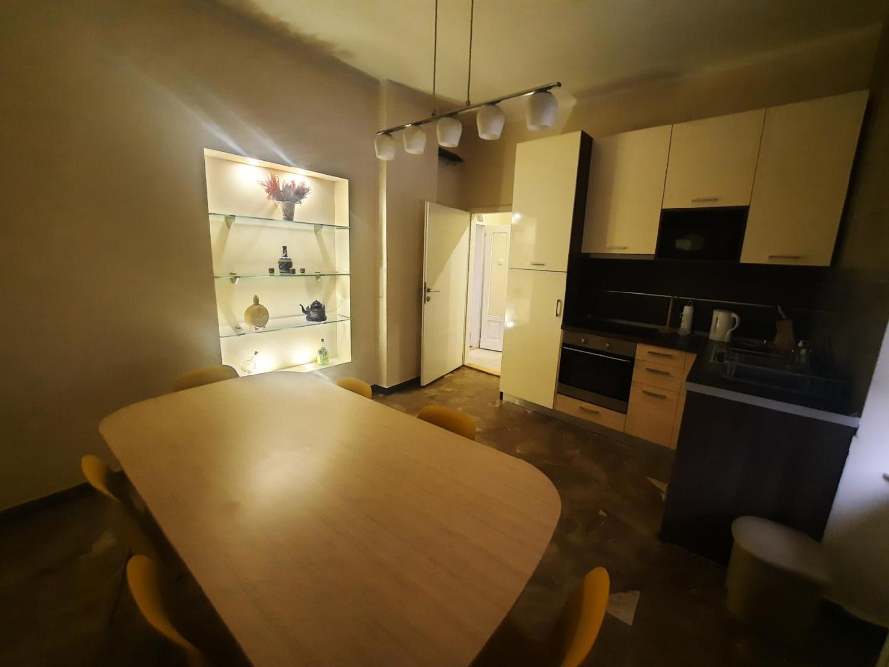 Authentic Belgrade Centre Apartments For Large Groups, Republic Square - Up To 47 People In 5 Apartments Oda fotoğraf