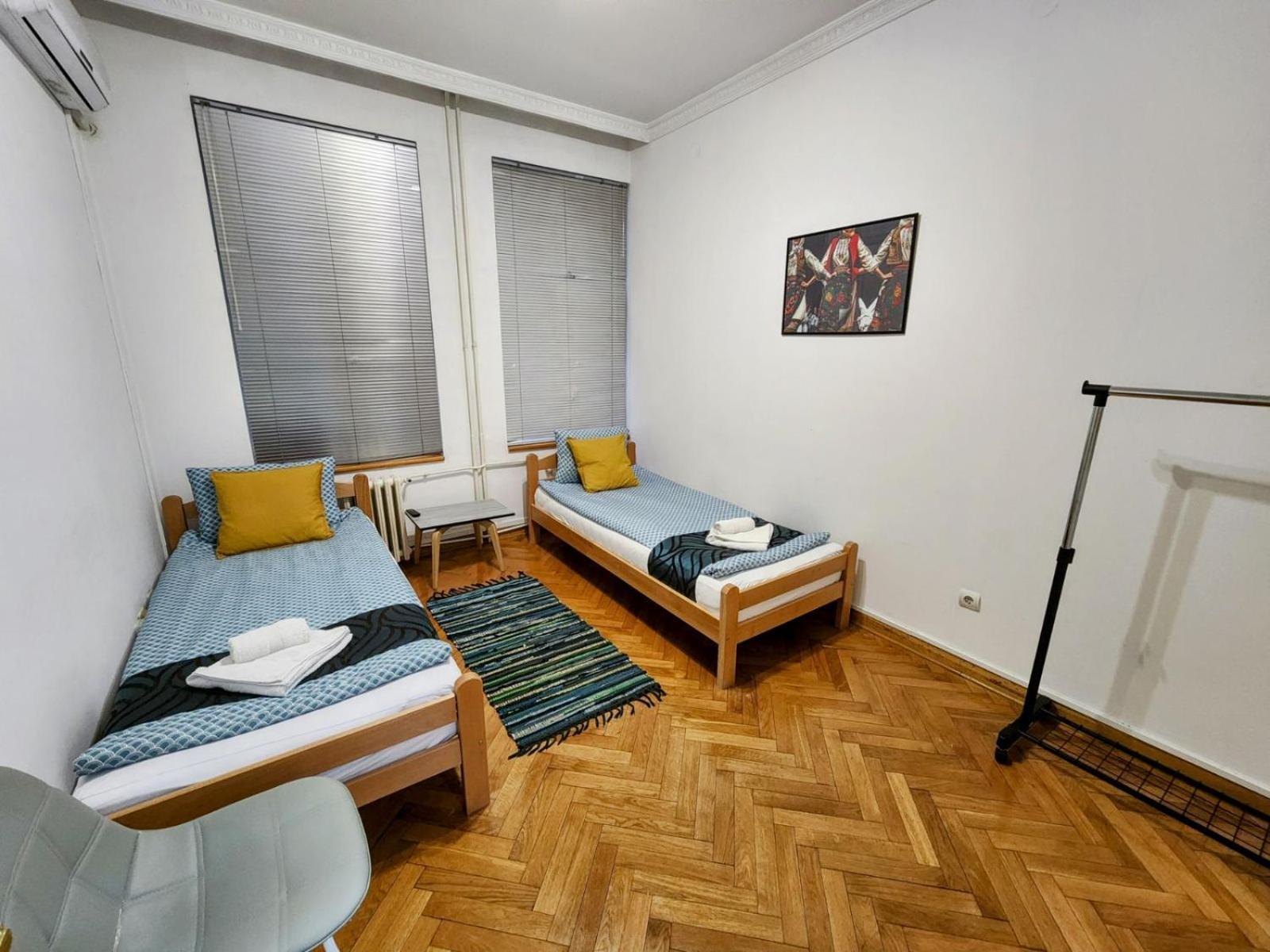 Authentic Belgrade Centre Apartments For Large Groups, Republic Square - Up To 47 People In 5 Apartments Oda fotoğraf
