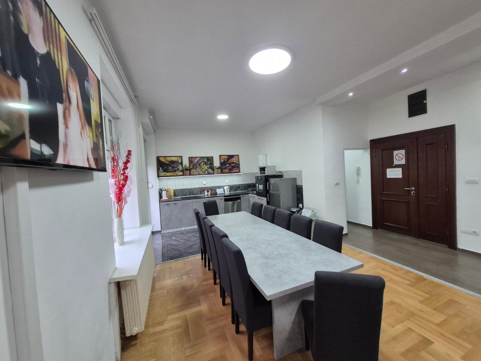 Authentic Belgrade Centre Apartments For Large Groups, Republic Square - Up To 47 People In 5 Apartments Oda fotoğraf