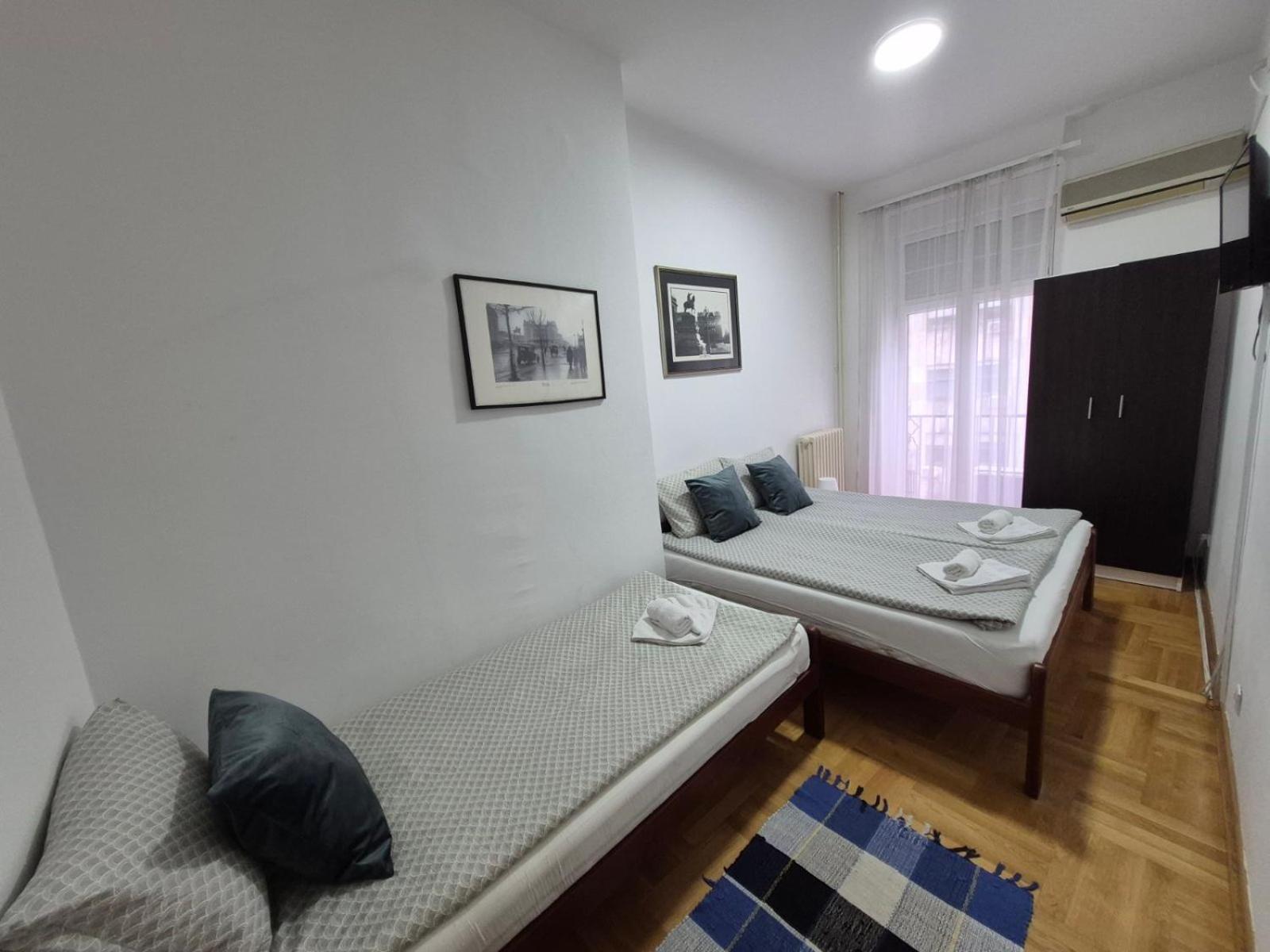 Authentic Belgrade Centre Apartments For Large Groups, Republic Square - Up To 47 People In 5 Apartments Oda fotoğraf