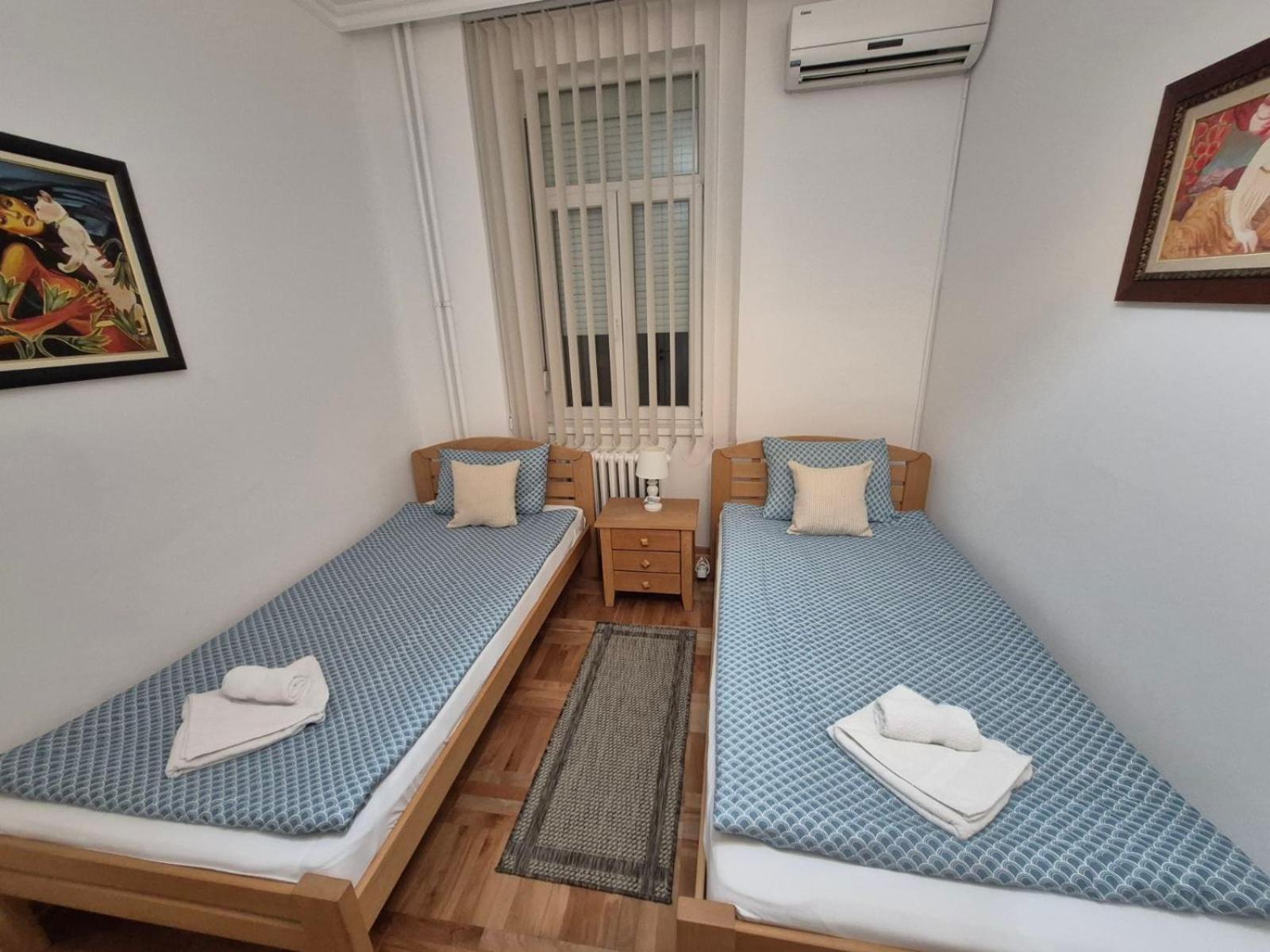 Authentic Belgrade Centre Apartments For Large Groups, Republic Square - Up To 47 People In 5 Apartments Oda fotoğraf