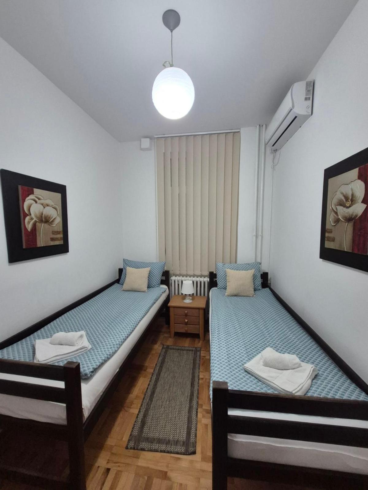 Authentic Belgrade Centre Apartments For Large Groups, Republic Square - Up To 47 People In 5 Apartments Oda fotoğraf